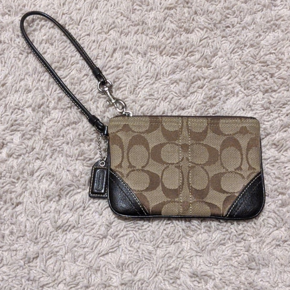 Coach signature C wristlet